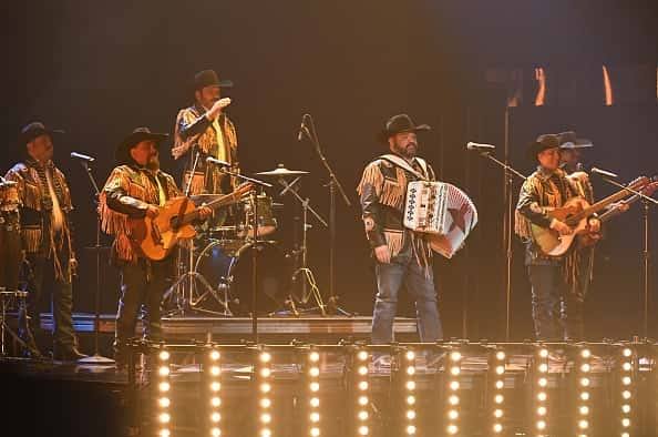Intocable on stage